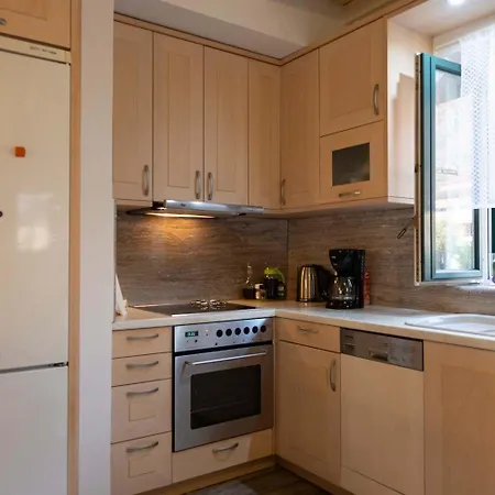 Stone Haven - Seafront Waves' Embrace Σπίτι διακοπών *