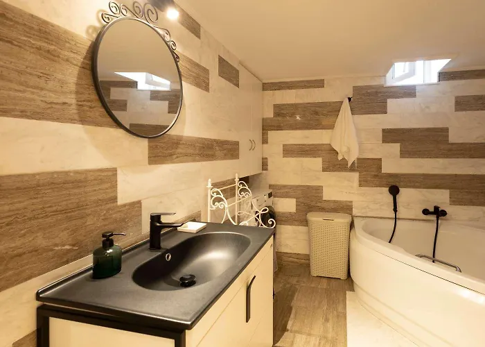 Stone Haven - Seafront Waves' Embrace * Верга-Каламата